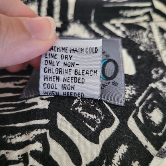 Vintage MTO Black and White Geometric Abstract Short Sleeve Shirt Size XL Rayon - Picture 4 of 8